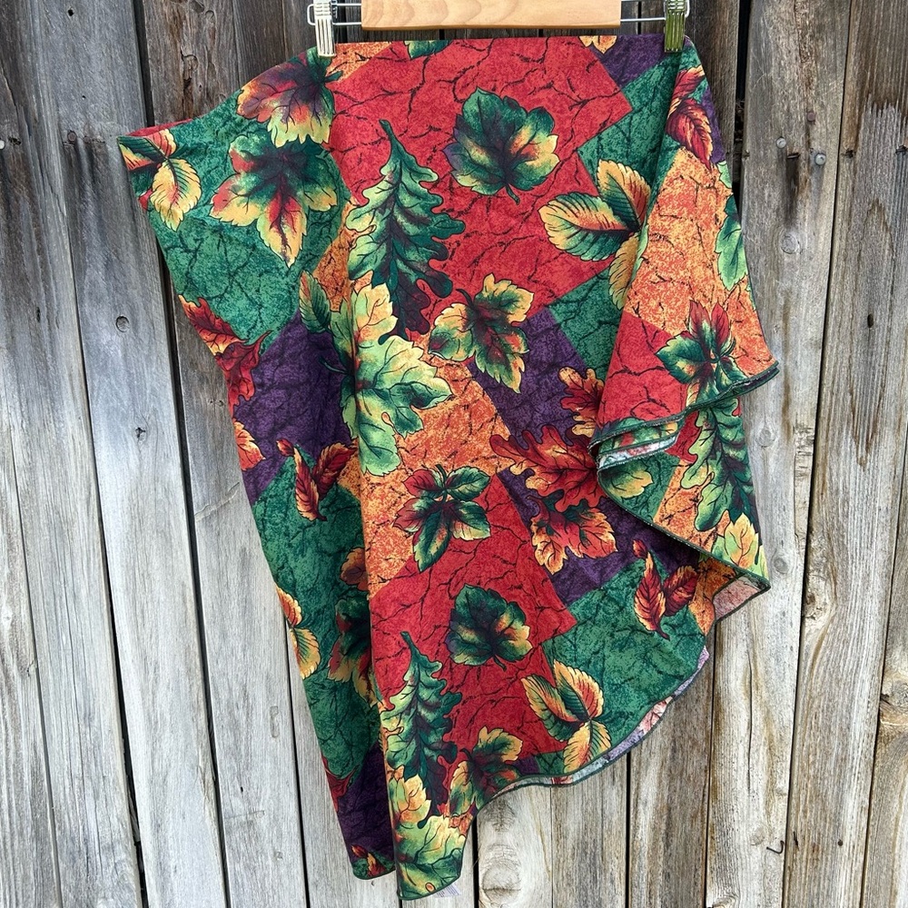 Vintage Karsten Leaf Print Round Tablecloth Cotton Purple Orange Green 70”